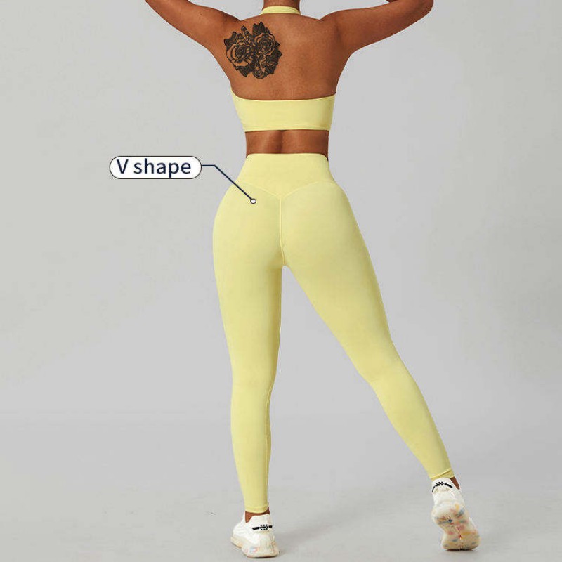 activewear MOQ guide, low MOQ activewear manufacturer, small batch sportswear production, activewear minimum order quantity, custom activewear MOQ Women’s yoga set with V-back leggings for custom yoga wear manufacturer review