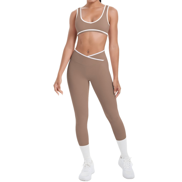 Two-tone yoga activewear set sample for private label sportswear production