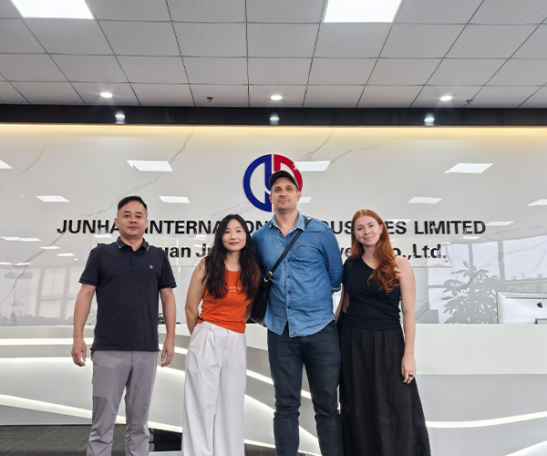 Sportswear OEM Factory,Dongguan OEM factory,18 years custom athletic wear experience,certified activewear factory,bulk sportswear production