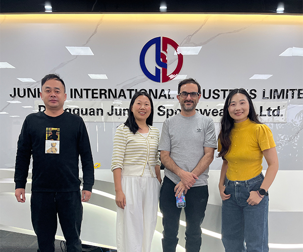 Sportswear OEM Factory,Dongguan OEM factory,18 years custom athletic wear experience,certified activewear factory,bulk sportswear production